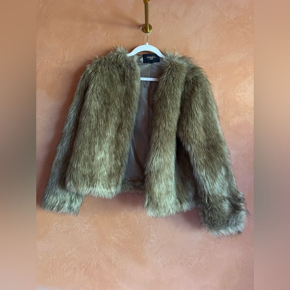 Jennyfer Paris Cropped Faux Fur Jacket Camel Tan Soft Glam Boho Luxe Size M